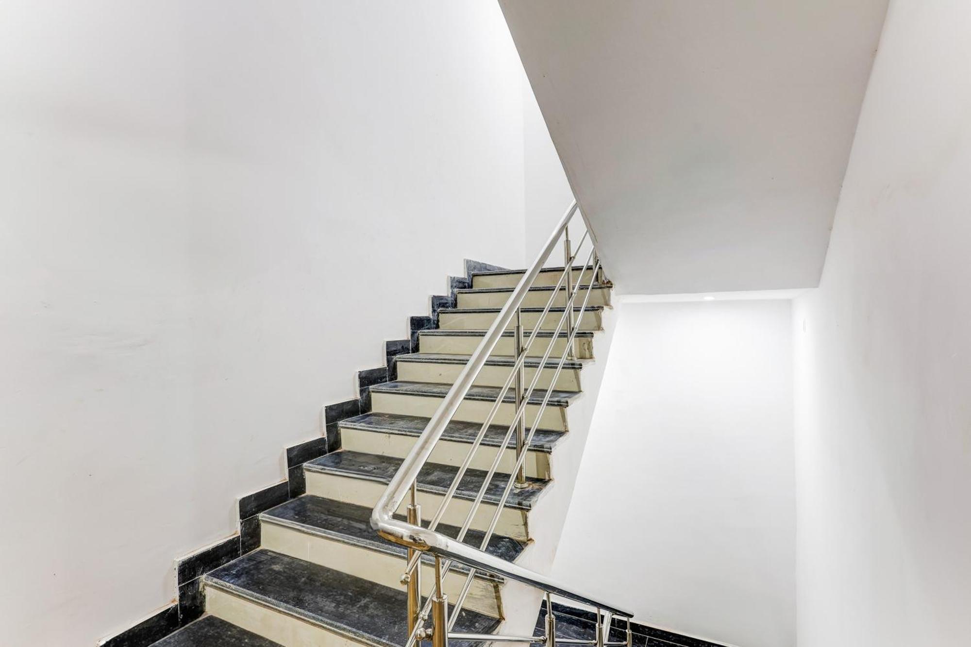 Super Hotel O Aravali Vihar Bhiwadi Exterior foto